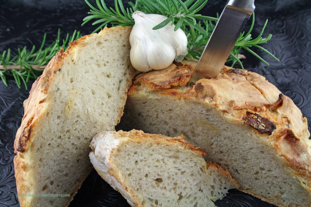 02Rosemary-Garlic-Bread